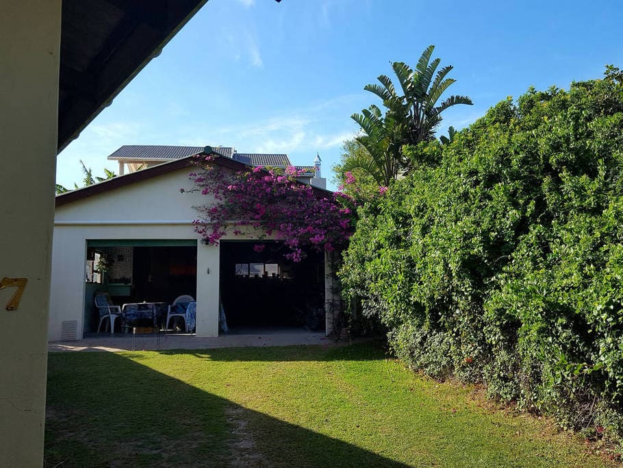 Lounge in garage