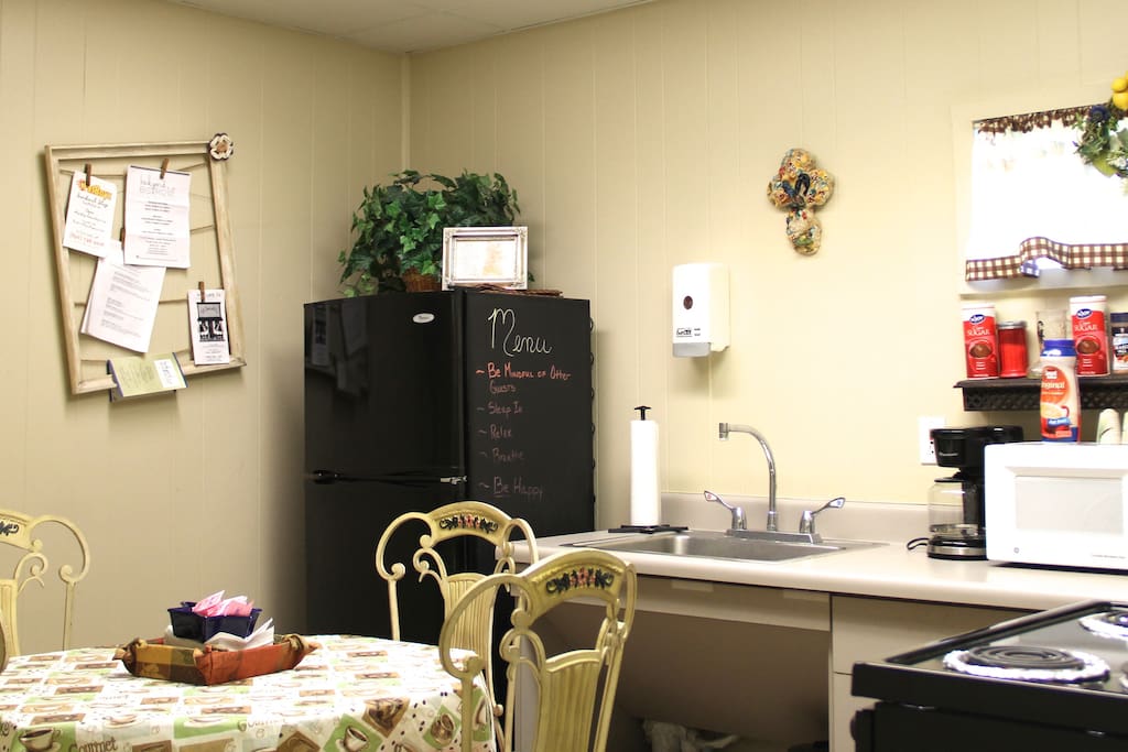 Common full kitchen area