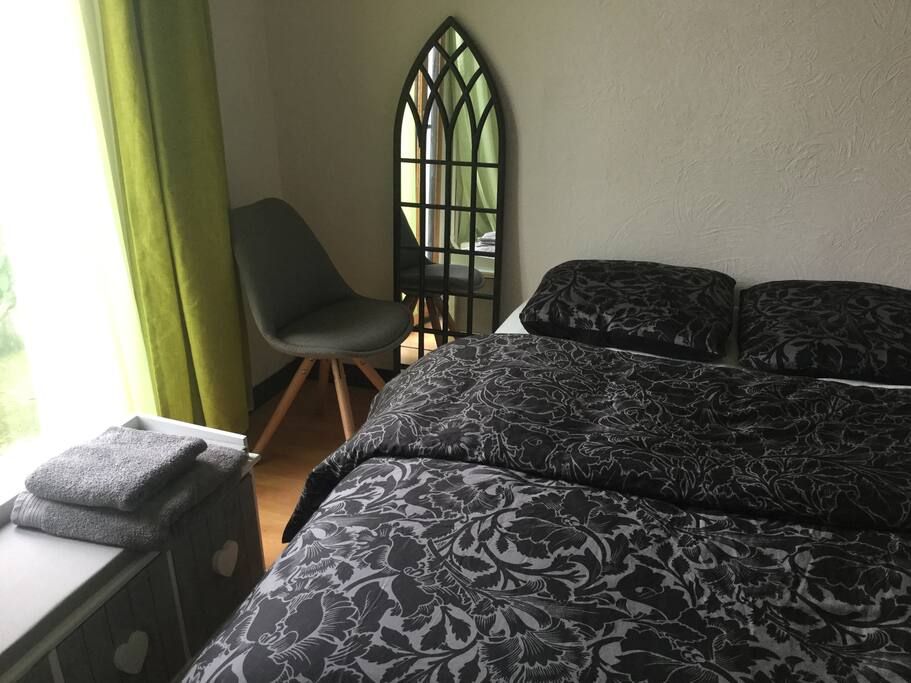 Chambre, lit double