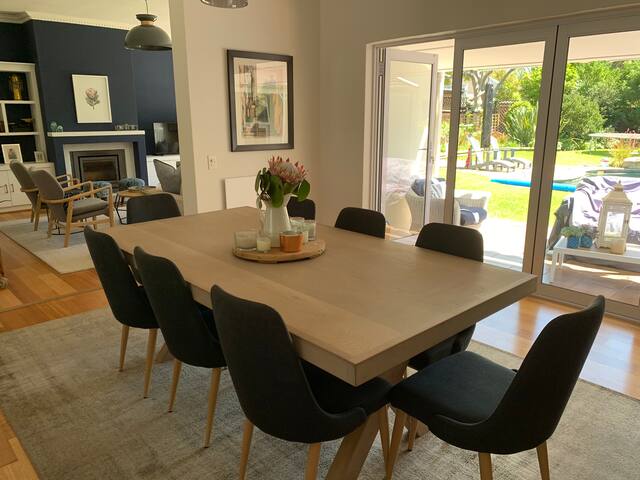 Beautiful family home in Constantia Winelands. gallery image 3