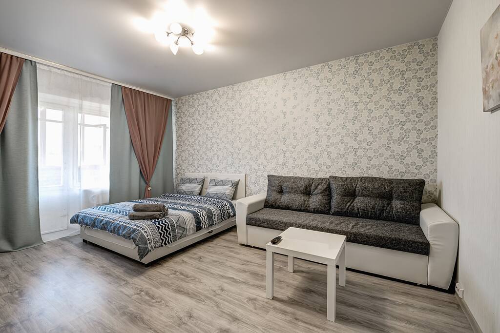 Лобня аэропортовская 5 однокомнатная квартира. Бронирование квартиры в пскове. Квартира студия в киеве. Снять однокомнатную квартиру рядом с метро. Чистая квартира.