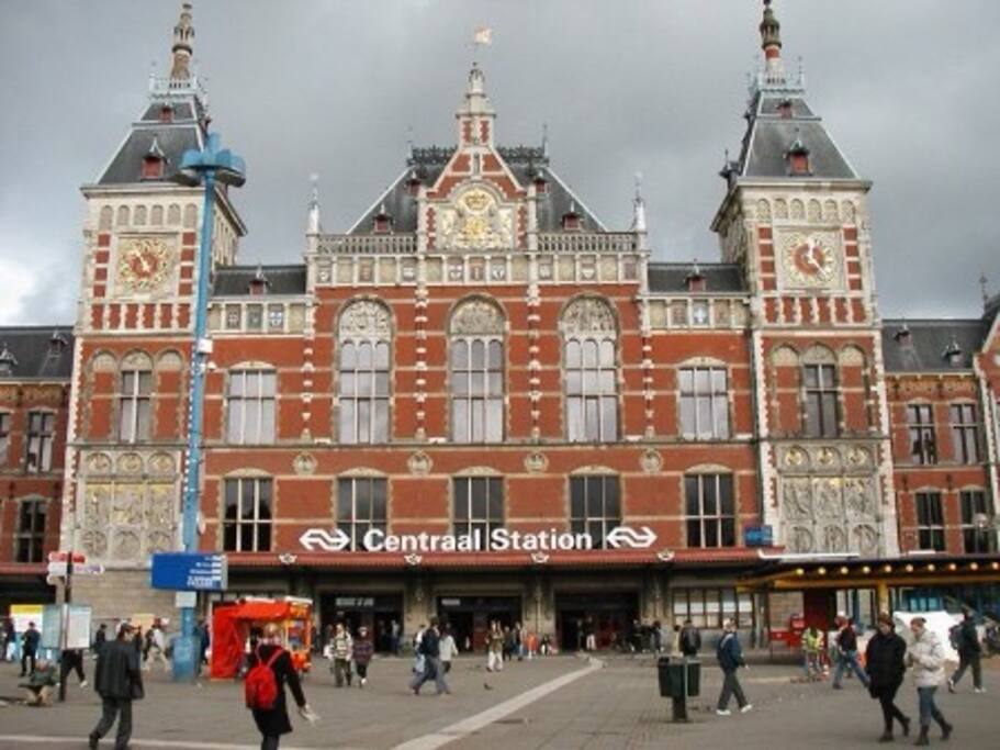 Centre Amsterdam in half an hour.