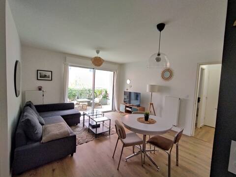 Top performing Airbnb: Apartment with Loggia 10 min to Nantes city center in Centre Ville