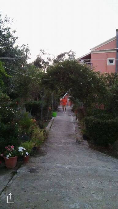 Εξωτερικός κοινόχρηστος χωρος