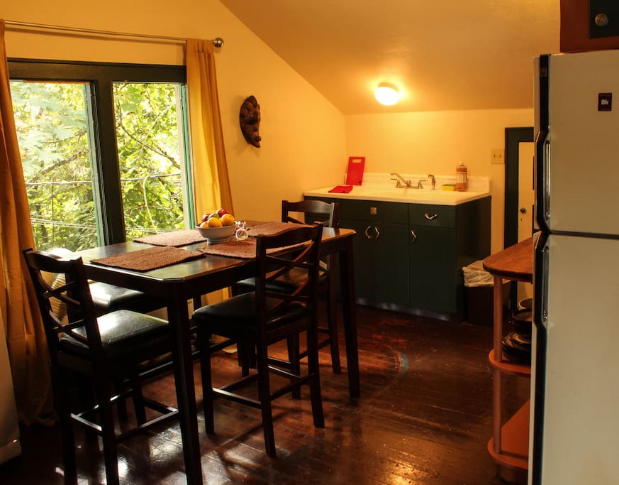 open dining room/kitchen