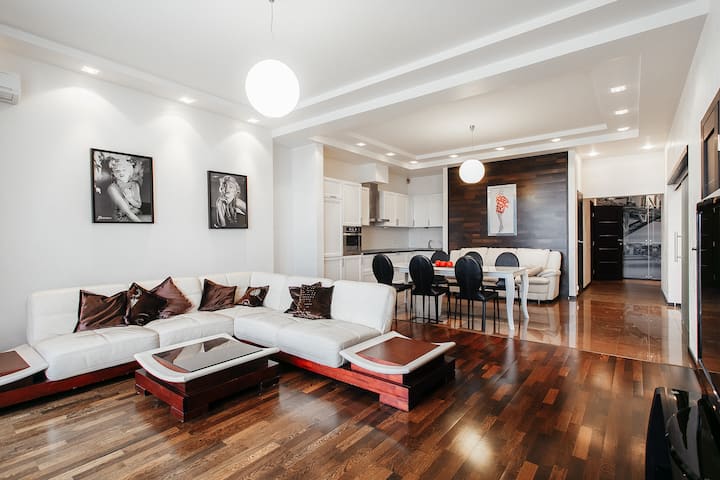 "Monro" 140 Sqm,2 Bedroom + Big Lr, Arcadia Palace - Odessa