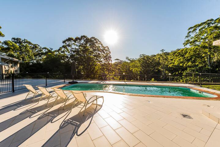 Fern Ridge Private Retreat gallery image 2