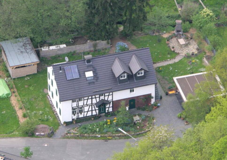 Haus Hannesgens aus der Luft