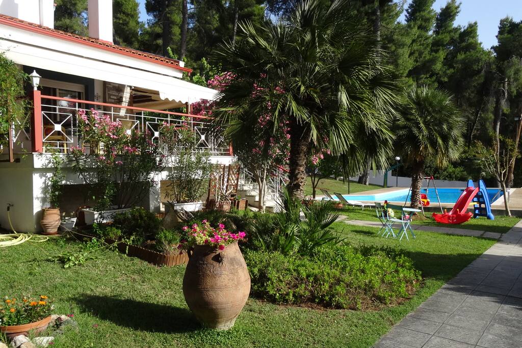 Μain view of the house