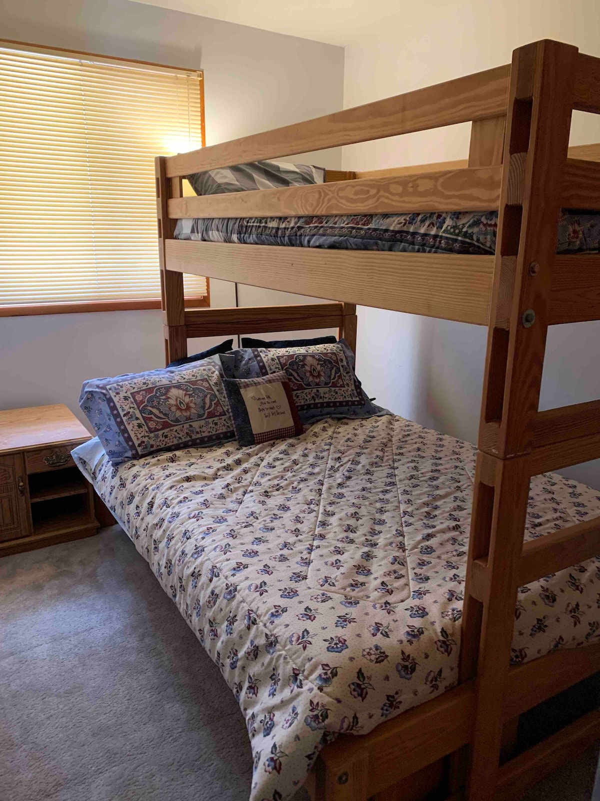 3ème chambre avec un lit double et un lit simple superposé !