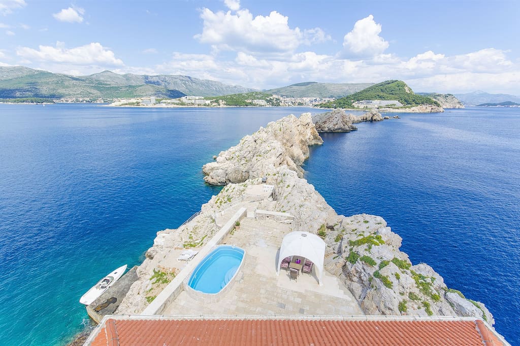 Outdoor pool Terrace