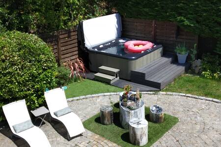 Studio de luxe avec Jacuzzi et Sauna privatifs