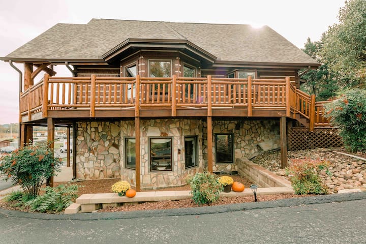 Log Cabin Place 3 Bed 2 5 Bath Conference Space Cabins For