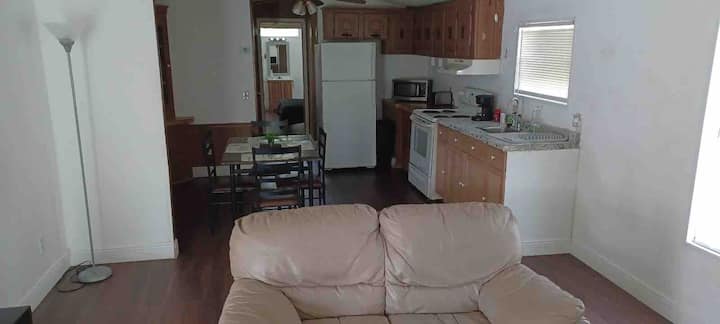 2/2 Mobile Home In Quiet Mh Park - Okeechobee, FL