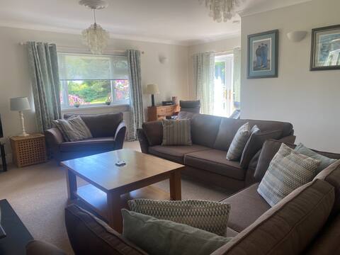 Top performing Airbnb: Summerhill Crest, Amroth, Pembrokeshire in Crunwere, Amroth