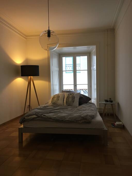 Very calm room