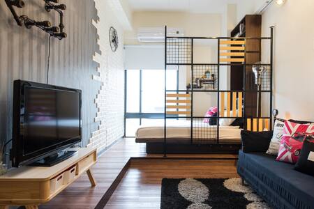 The Car工業風＠台北西門町Taipei Ximen(2-4人)