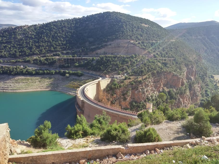 Vue depuis la maison sur le lac Bin El Ouiden