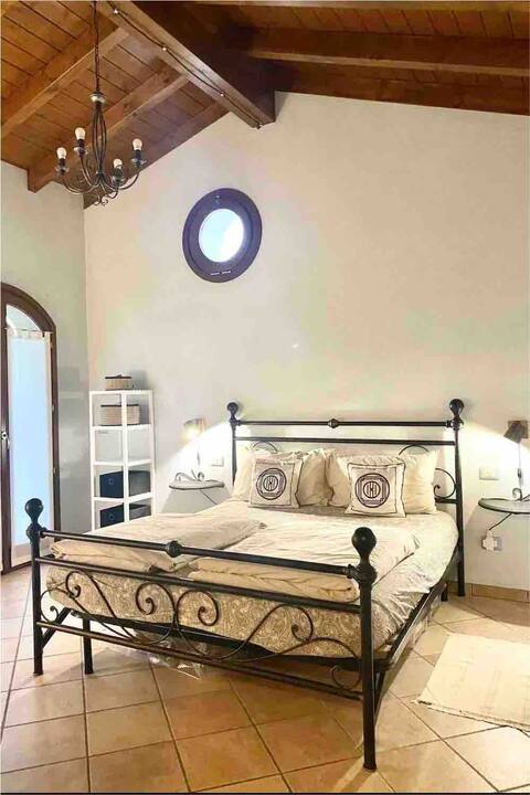Lovely apartment with free parking on site.