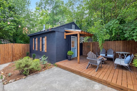 Cute & Cozy Crestwood Tiny House