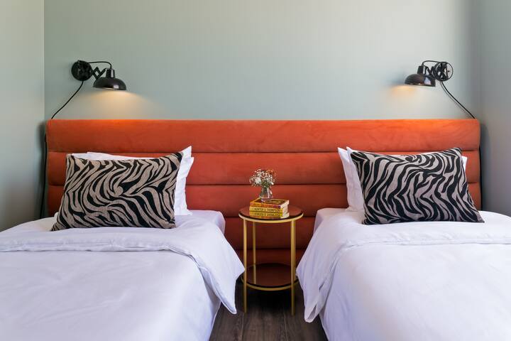 Unique 4BR apt with private rooftop in a calm st gallery image 5