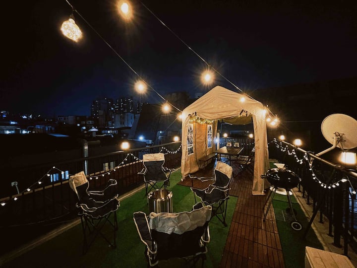hongik-univ-stn-3mins-camping-rooftop-bbq-in-the-city-center-3