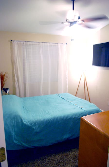 Queen Bedroom