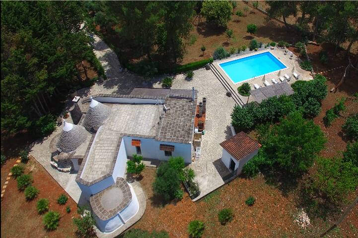 Trulli Inn Villa: private pool & garden, bbq, wifi gallery image 5