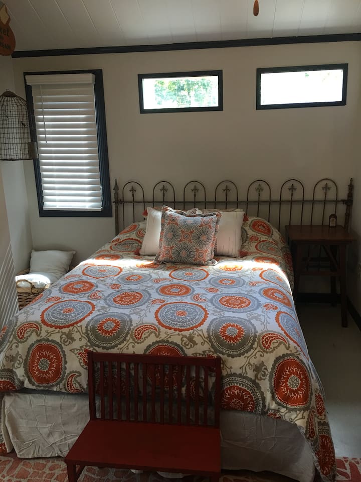 Pohodlná  manželská posteľ