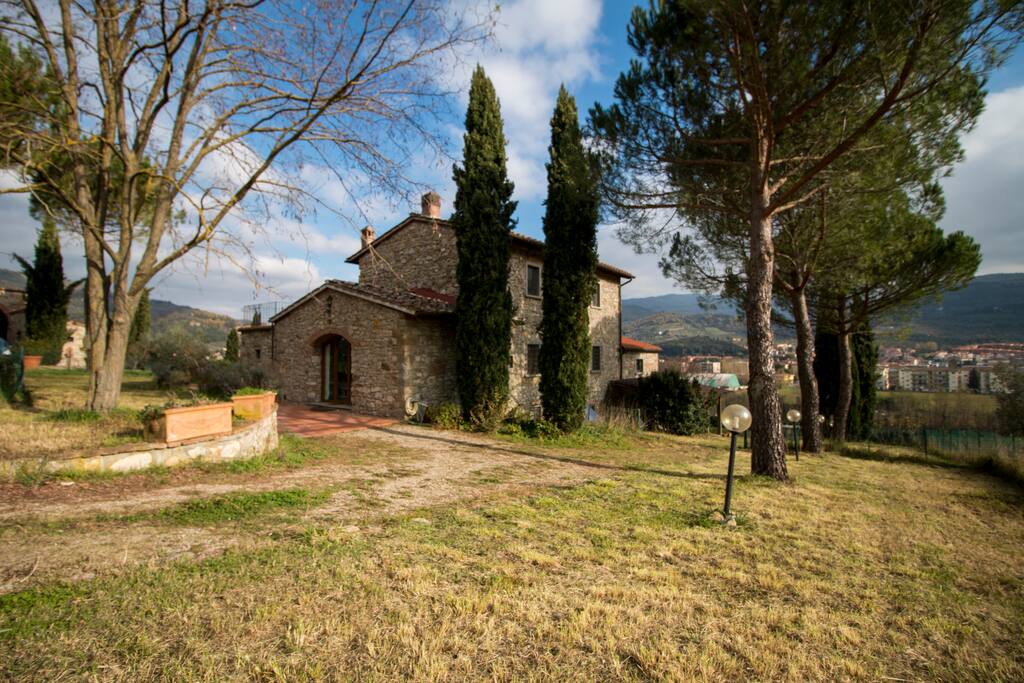 A view of Casalta from the top of the garden.