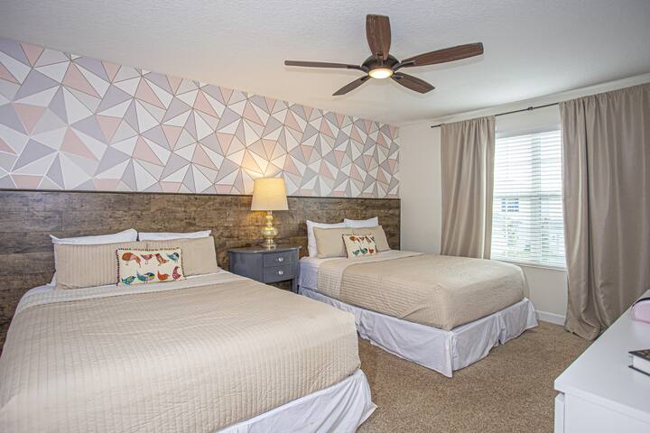 Chumba cha Ghorofa ya 2 (Vitanda 2 vya Ukubwa wa Malkia)