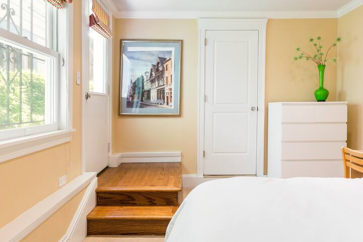 Elegant, Spacious Marina Home Parking By Golden Gate Bridge gallery image 2