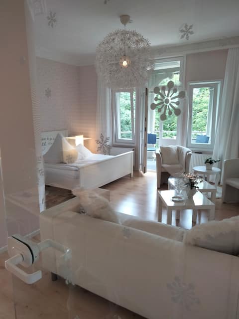 FEWO 
 In a beautiful historic villa