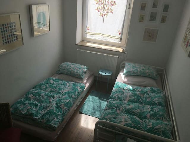 Bonito cuarto cerca de Palladium y Messe.