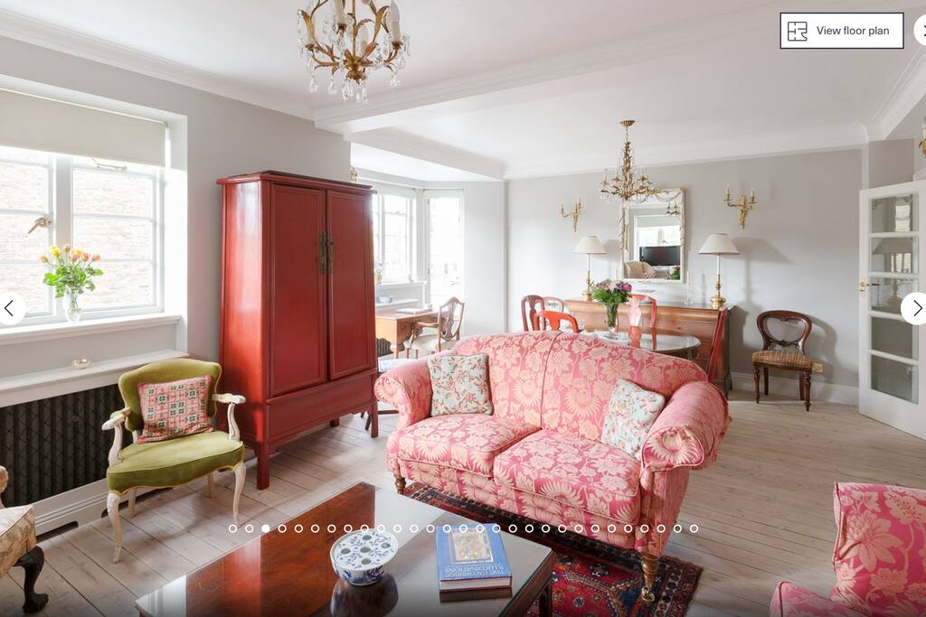 The apartment is very private and the living area is not overlooked by neighbours. There is plenty of natural sunlight throughout the day