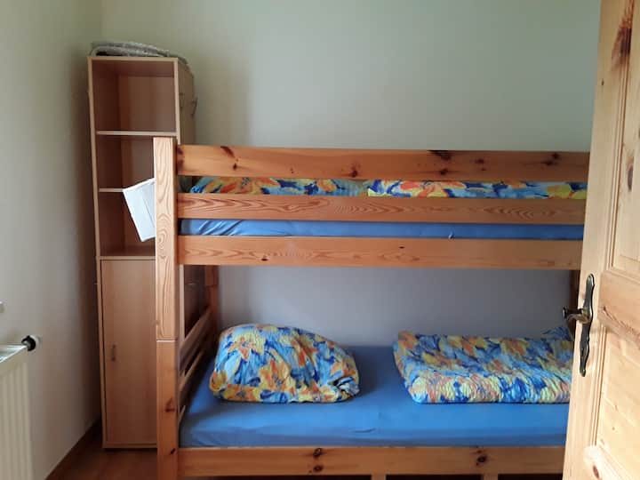 Спалня с двуетажно легло 