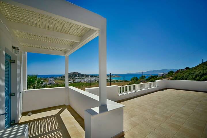 Beautiful Eden villa with pool and fantastic view gallery image 4