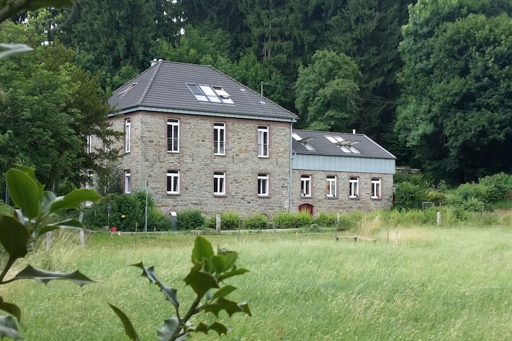 Schöllerhof - Ein Haus Für Individualisten - Odenthal
