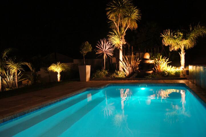 Beautiful Villa inside Secure Estate in Hout Bay gallery image 3