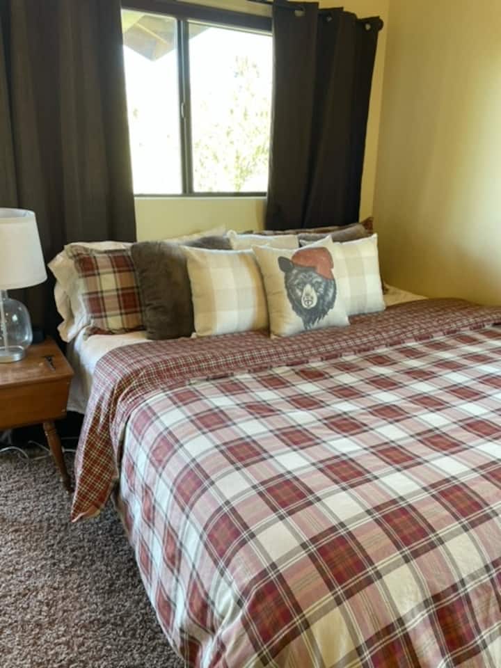 Chumba kingine cha kulala cha mfalme ghorofani