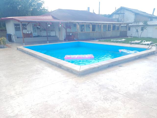 Nice cozy house next to Danube River Ostrov 907220