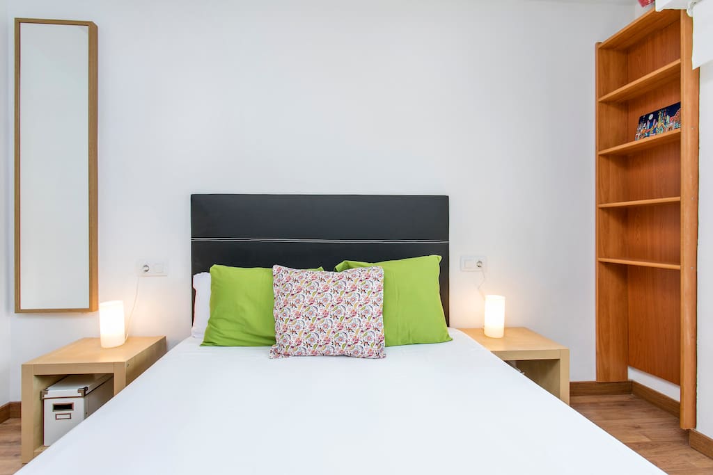 Bedroom 1 (double bed)