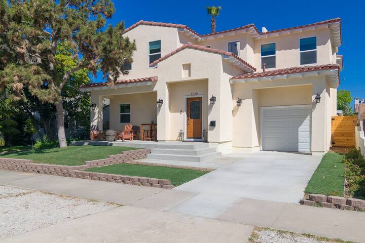 Dream vacation beach home 5 blocks from beach! gallery image 2