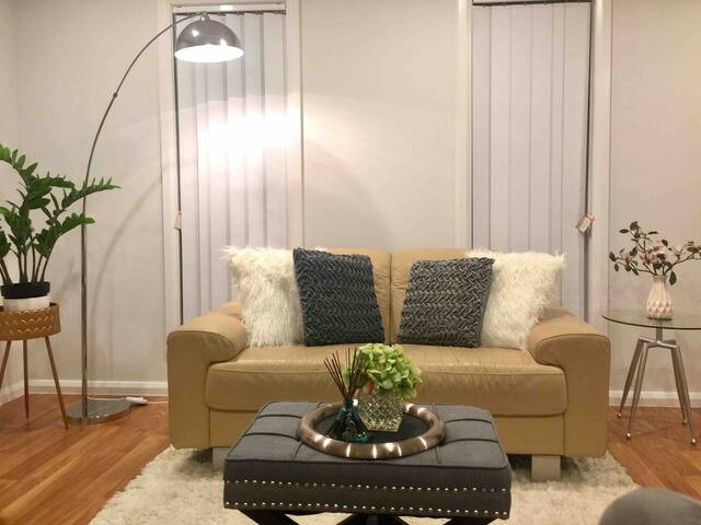 ❤️Luxe-Home❤️Modern Villa w/ Parking & Sunset Views gallery image 4