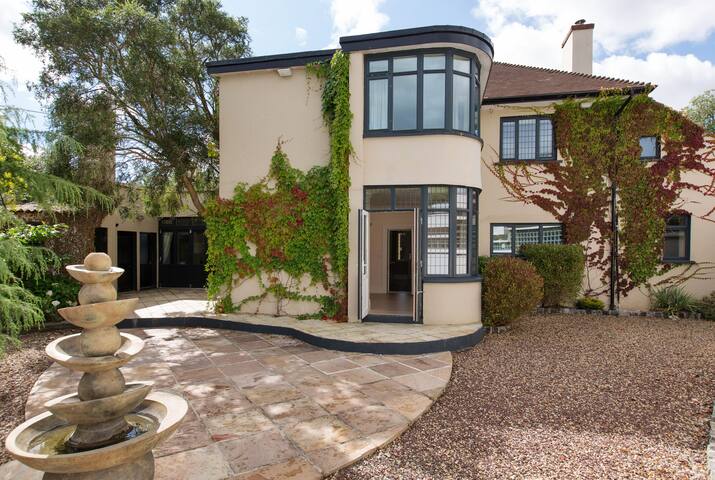 1930’s Classical Residence Next To The City gallery image 4