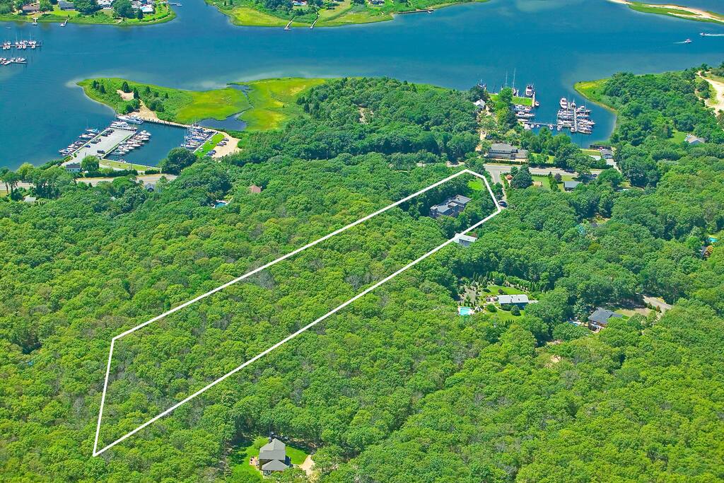 4 Private Acres