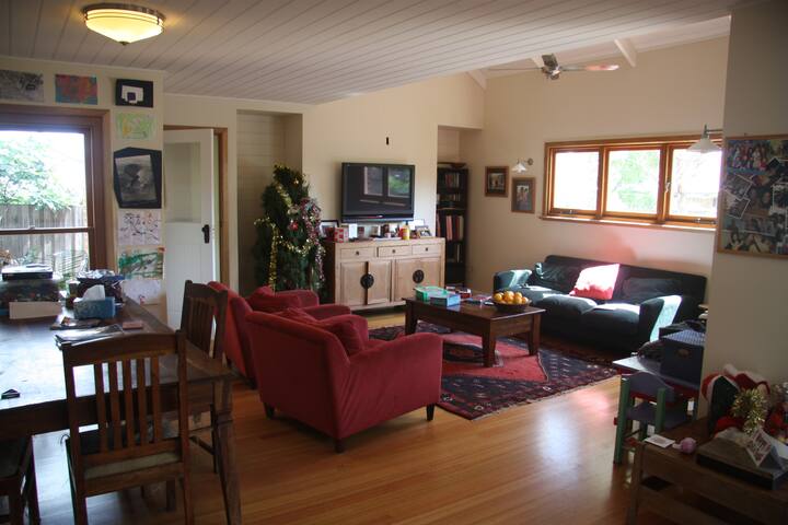 Northcote Family Home Melbourne Close to MCG/City gallery image 2