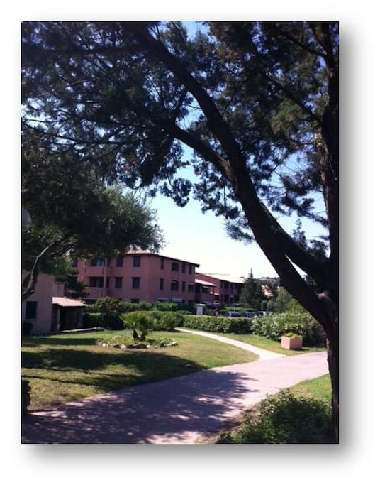Condominio visto dalla strada