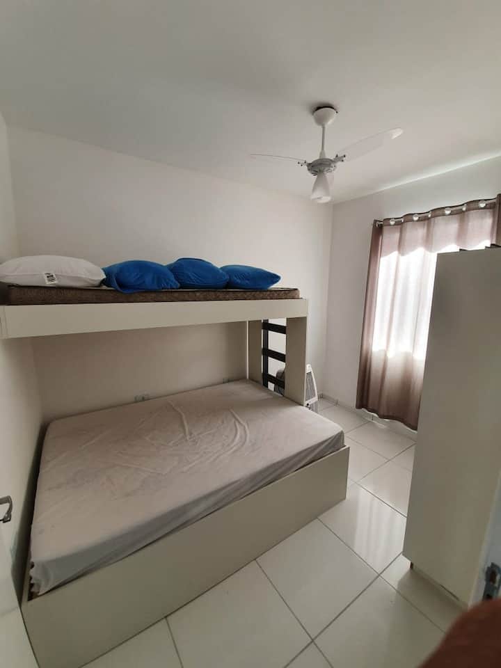Dormitorio con litera doble