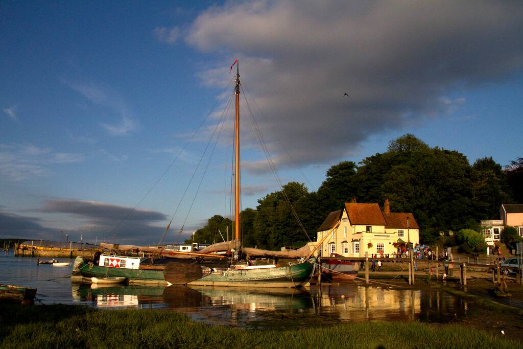200 yards from the Cabin, the 16th Century Butt & Oyster Pub/Restaurant
